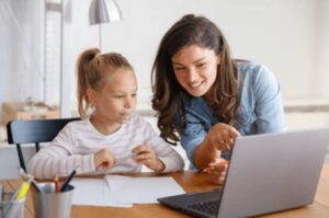 Applications et outils d&rsquo;IA adaptés aux enfants